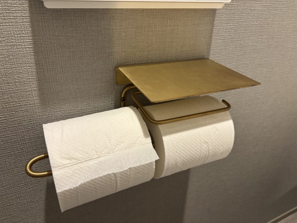 狭小住宅のトイレットペーパーホルダー