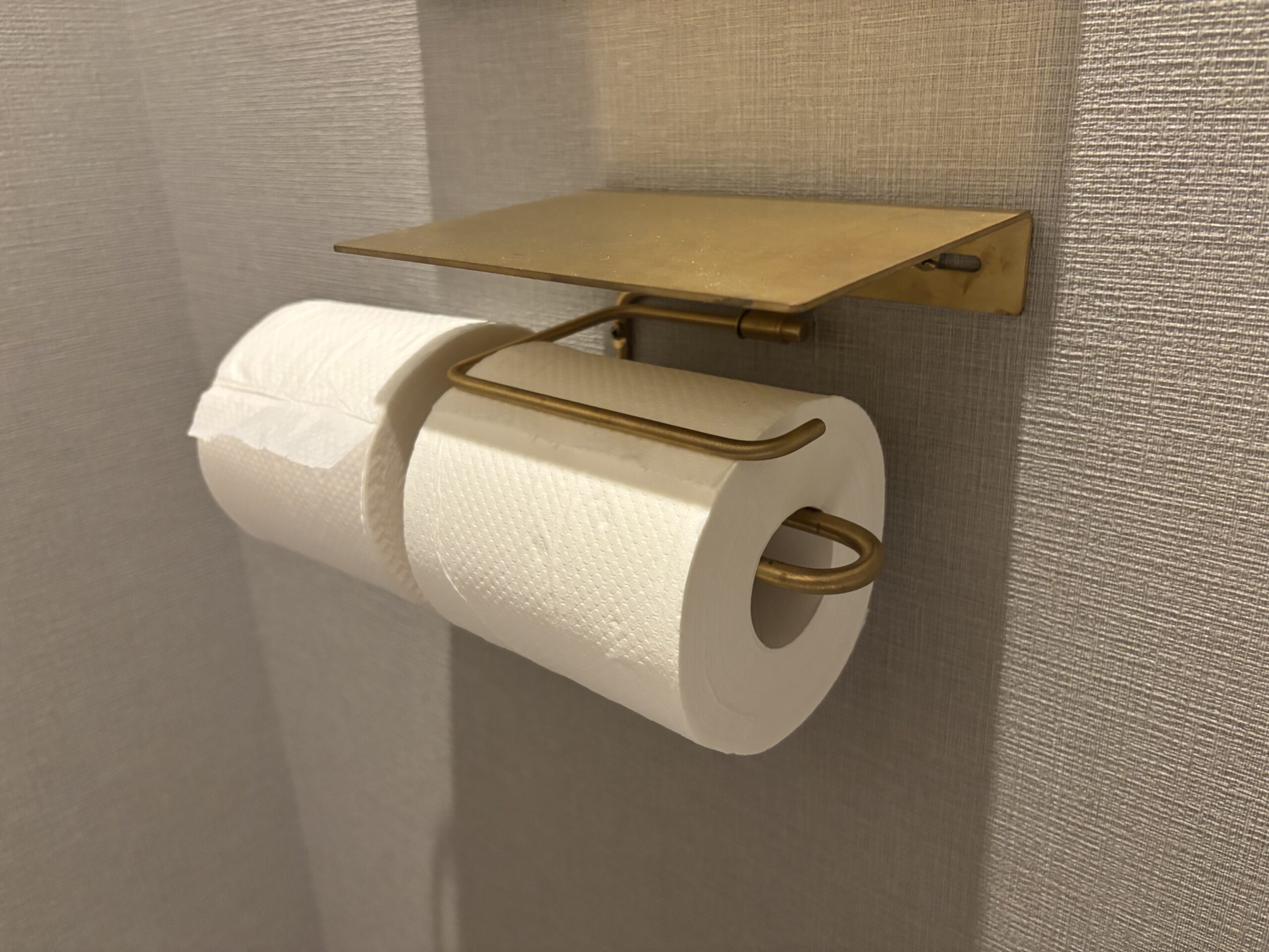 狭小住宅のトイレットペーパーホルダー